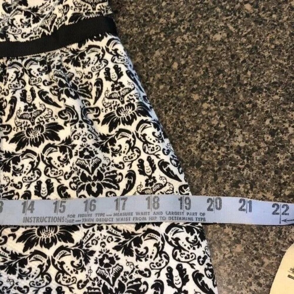 Ann Taylor Loft A-line Dress V back Black & White Sleeveless Size 2 - Picture 8 of 9